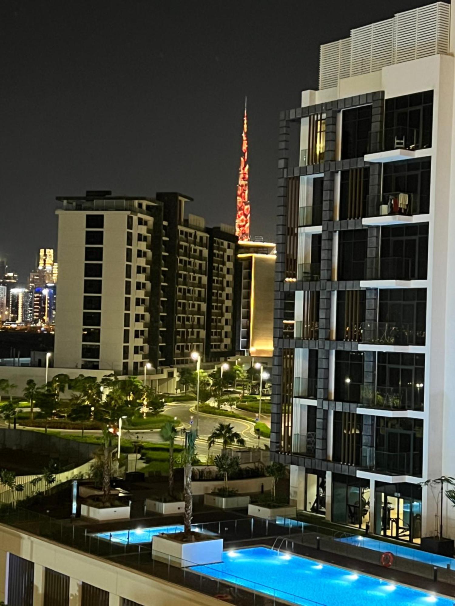 Modern Studio Center Of ドバイ エクステリア 写真